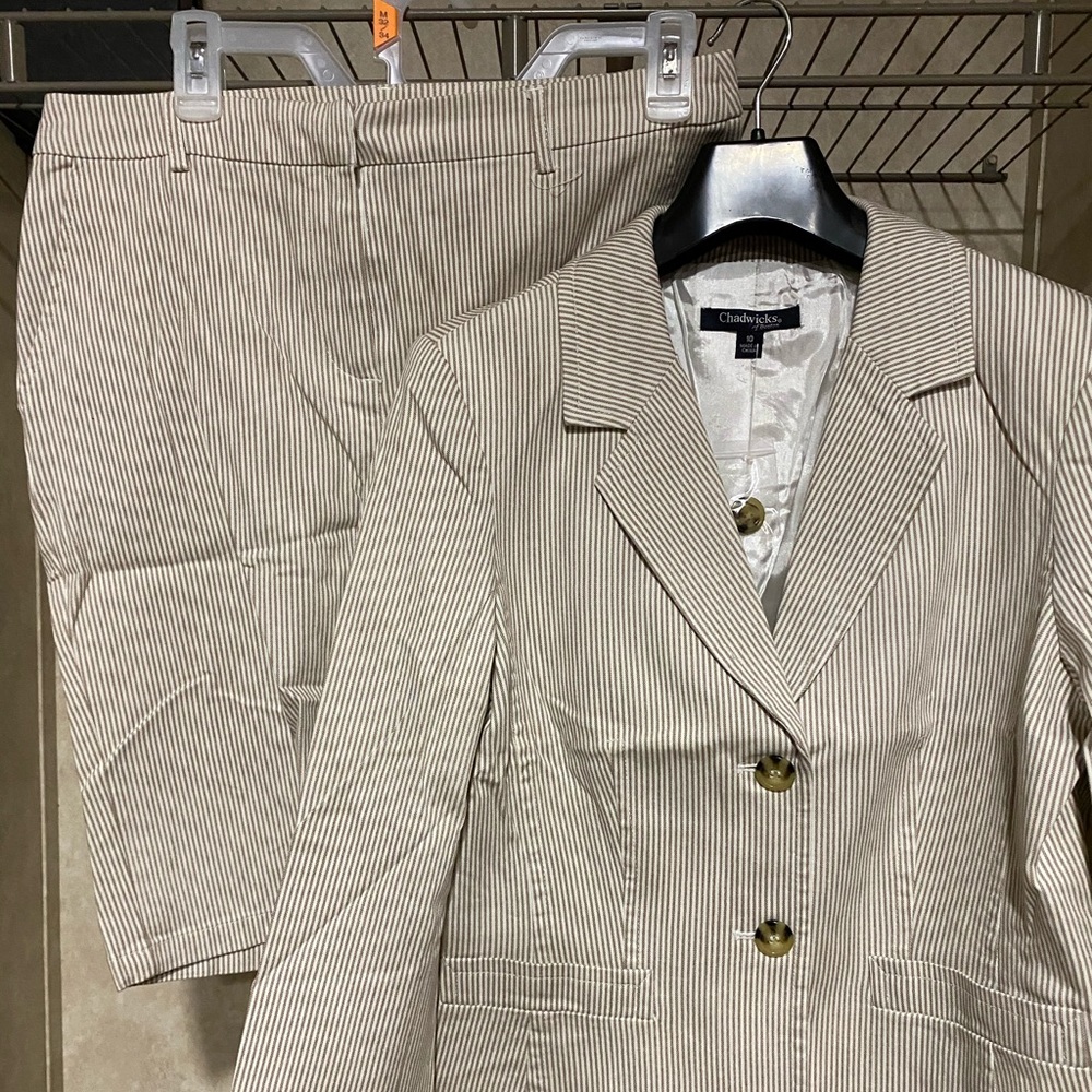 Chadwicks of Boston Blazer with Shorts🤎